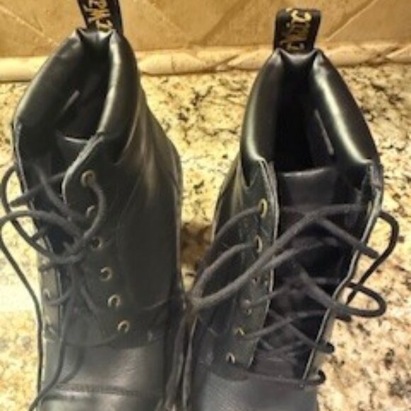 Dr. Martens Women's Averil Fashion Boot Lace Up Heeled Ankle Boot 6 - Picture 8 of 8